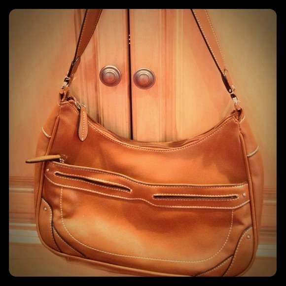 Liz Claiborne Tan Handbag in Like New Condition