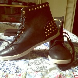Bnever been worn shoes with gold spikes;)