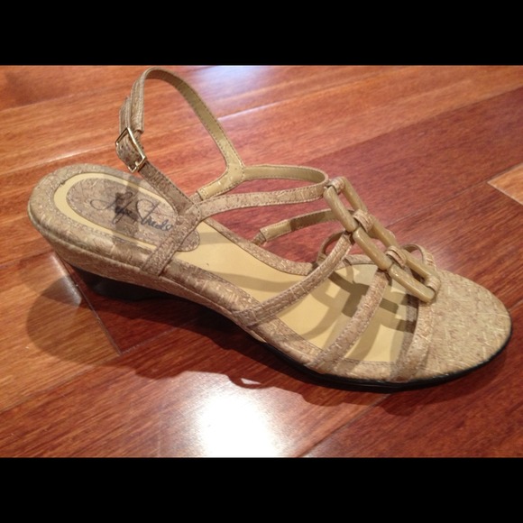 🚫SOLD🚫Life Stride Nude Sandals Size 8.5