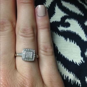 White gold diamond ring