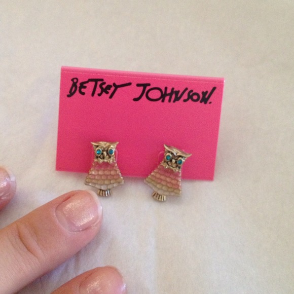 🚫HOLD🚫Betsey Johnson Owl Stud Earrings💗 - Picture 3 of 4
