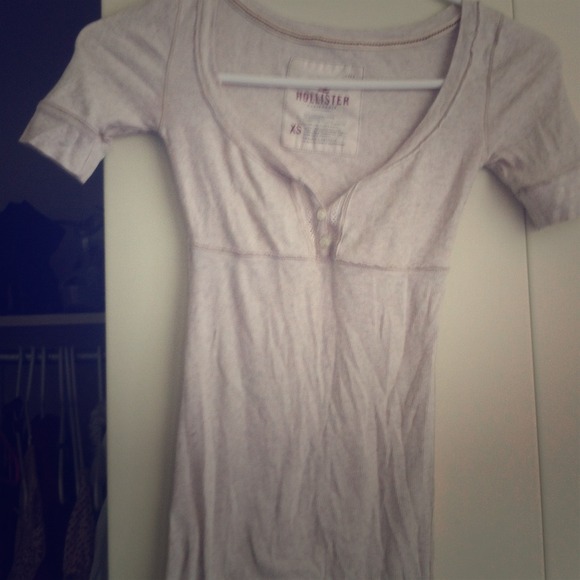 1/4 sleeved Hollister scoop neck shirt - Picture 1 of 1