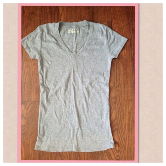 Gray V-neck - Picture 1 of 1