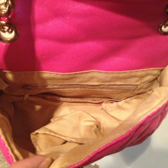 Pink mini quilted sling / shoulder purse - Picture 4 of 4