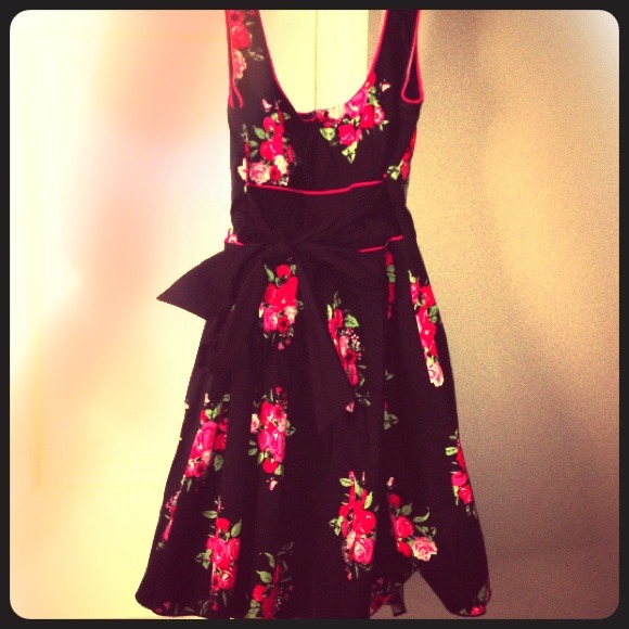 REDUCED!! Charlotte Russe summer floral dress! 👗