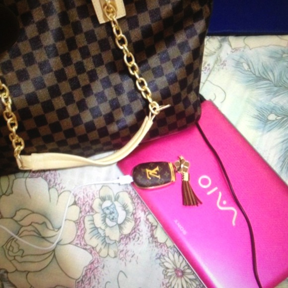 a small real cellphone!little phone - Picture 3 of 3