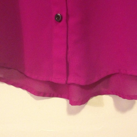 🔴BUNDLED🔴 Purple/Black Sleeveless Button Up - Picture 4 of 4