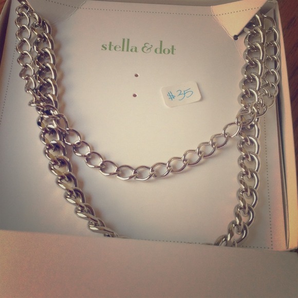 Stella and Dot La Coco Curbchain
