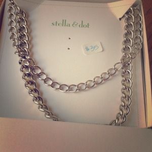 Stella and Dot La Coco Curbchain