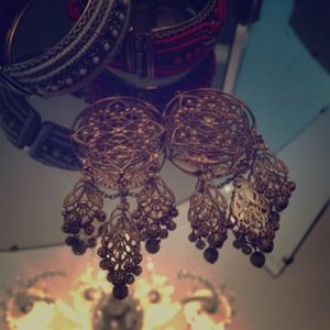 Stunning✨earrings, pendants, matching gorg