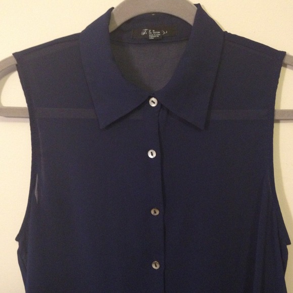 🔴SOLD In Bundle🔴Navy Sheer Sleeveless Button Up - Picture 2 of 4