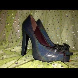 ❗REDUCED❗Metallic heals!!!