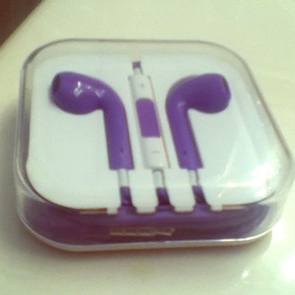 🚫Sold🚫Apple 5th generation Earpods (purple)