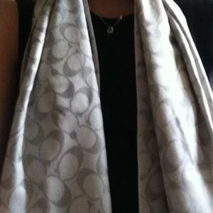 AUTHENTIC COACH SILVER SCARF recently reduced 🎉