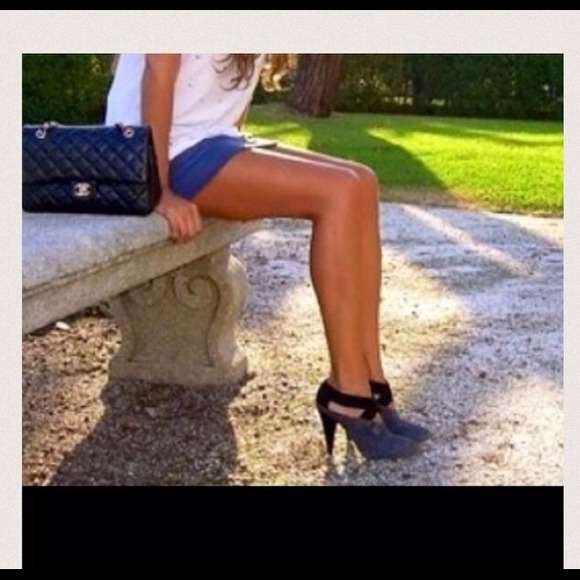 🎈🎈🎈sold! Fashionable authentic prada heels