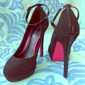Signature Sole By Shoe Dazzle