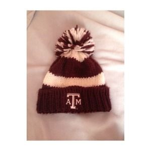 Atm beanie w/ pom