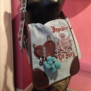 Juicy couture messenger bag✂️✂️price cut✂️✂️