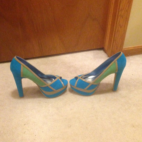 💢SOLD IN BUNDLE💢 Journey Collection Stilettos - Picture 3 of 4