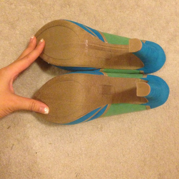 💢SOLD IN BUNDLE💢 Journey Collection Stilettos - Picture 4 of 4