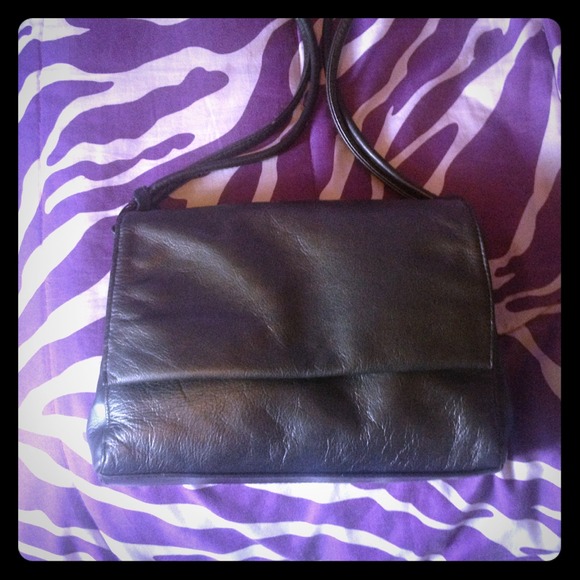 Coletta genuine leather handbag.