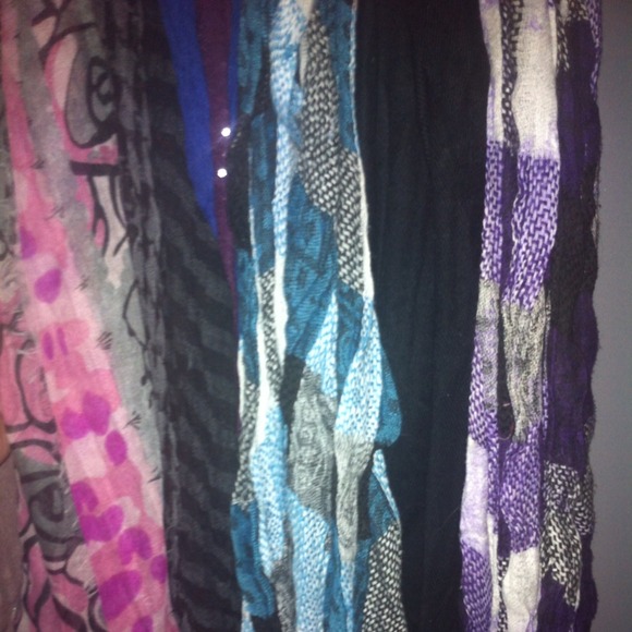 Various scarves!