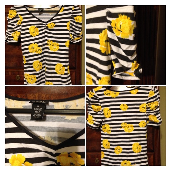 ❌SOLD❌🌺RUE 21🌺NWOT Floral