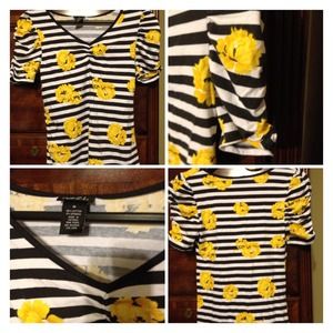 ❌SOLD❌🌺RUE 21🌺NWOT Floral
