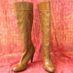 Zip up Light Brown Boots By Shoe Dazzle