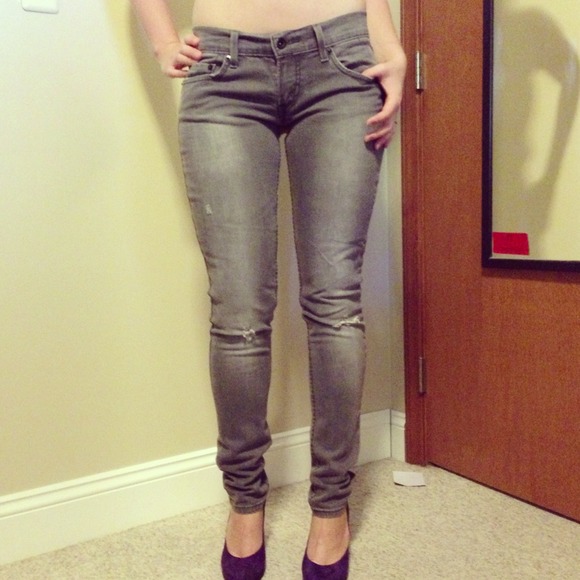 Grey skinny jeans!