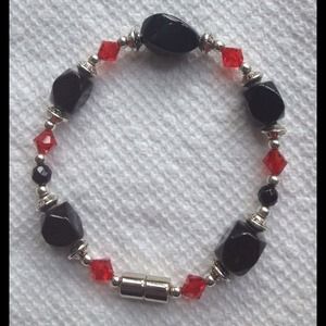 Beautiful bracelet with magnetic clasp