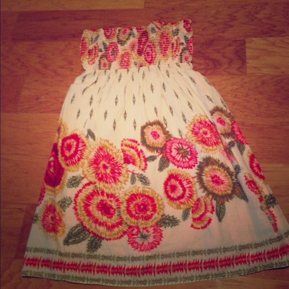 Floral strapless dress