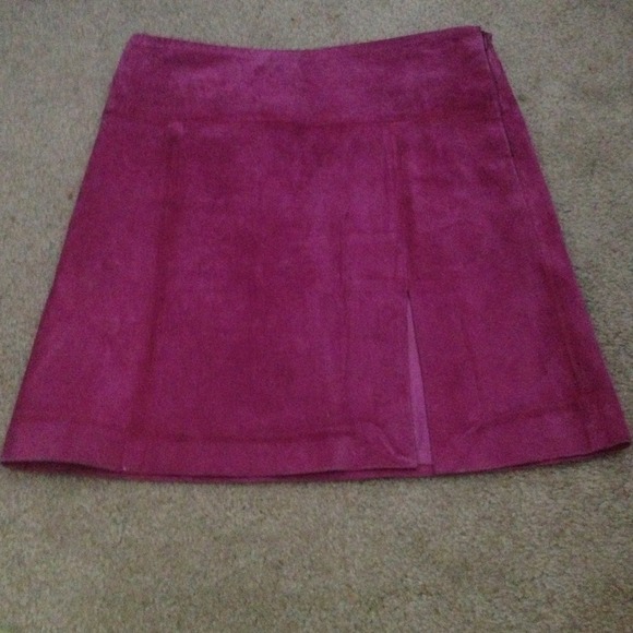 Never worn Cache suede pink skirt!