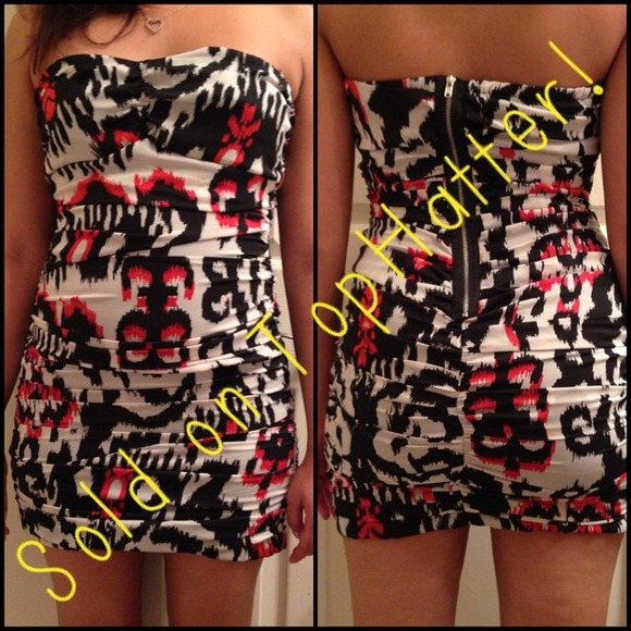 ❌SOLD IN AUCTION❌ Strapless print dress