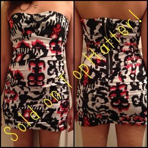 ❌SOLD IN AUCTION❌ Strapless print dress