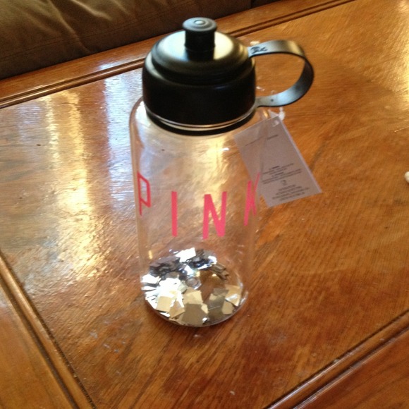 ❌❌ TRADED ❌❌ Vs Pink Water Bottle