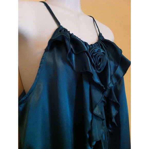 ❗Sold- Bundled❗Fun Ruffle Top - Picture 2 of 3