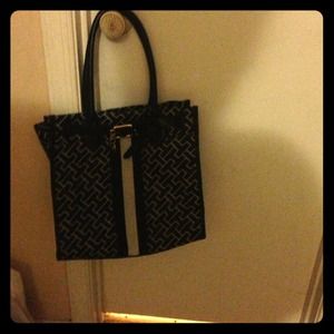 Tommy Hilfiger Tote