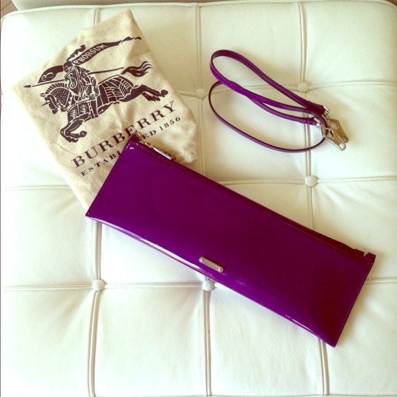 SOLD----🎉 HOST PICK👛Purple Burberry Clutch