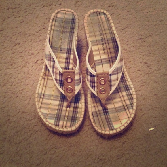 Plaid wedge heels