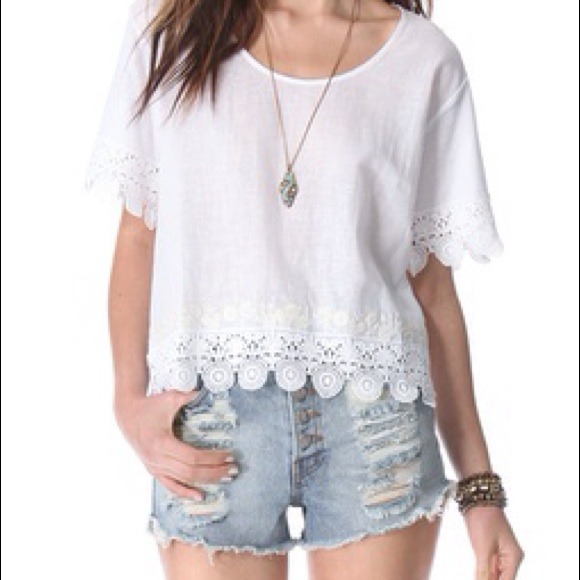 🎉SOLD! C&C California White Linen Embroidered Top