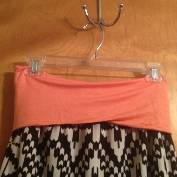 Aztec stretch waist maxi skirt - Picture 3 of 3