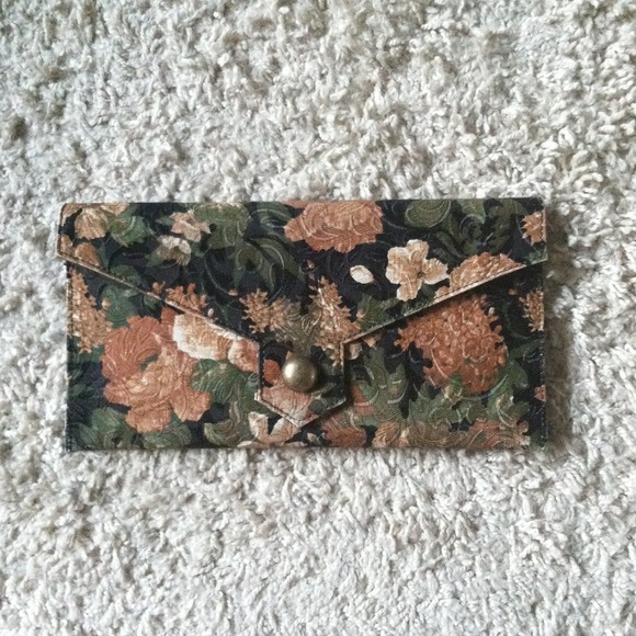 Floral Clutch