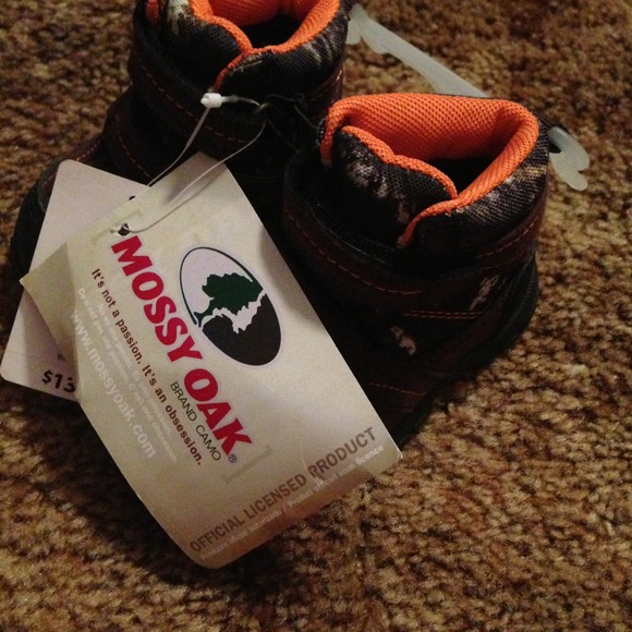 Mossy oak baby boots!