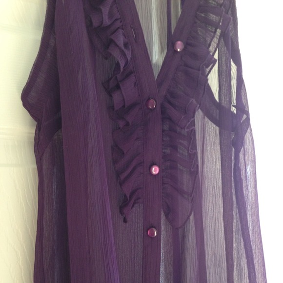 🚫SOLD🚫OUT Purple chiffon top - Picture 2 of 3
