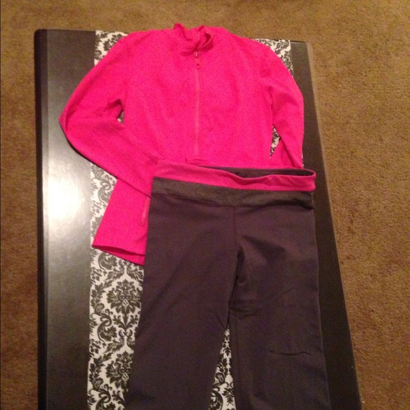 Reversible yoga workout pants and matching jacket