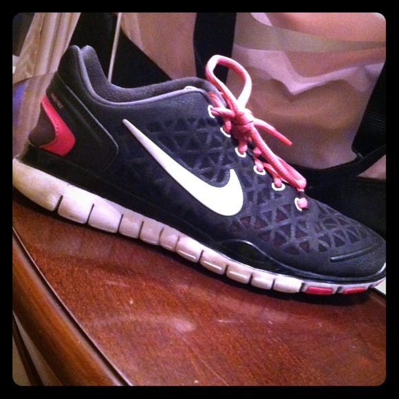 NIKE FREE