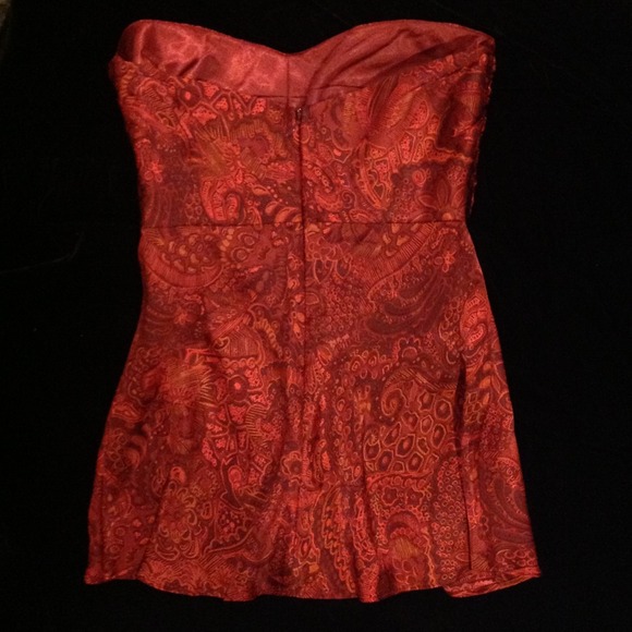 ❌❗SOLD❌❗Banana Republic 100% silk strapless top - Picture 3 of 4