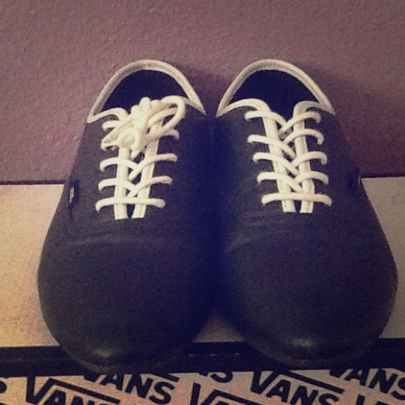 Black/White Oxford Vans