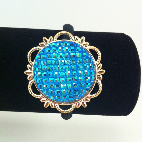 SOLD ❌❌❌❌💙Blue fashion hair band